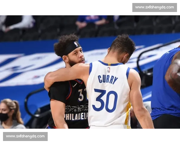 新秀詹初登全明星化身小迷弟:抱着战靴求签科比艾弗森,青涩模样萌翻全场 新秀詹初登全明星化身小迷弟:抱着战靴求签科比艾弗森,青涩模样萌翻全场